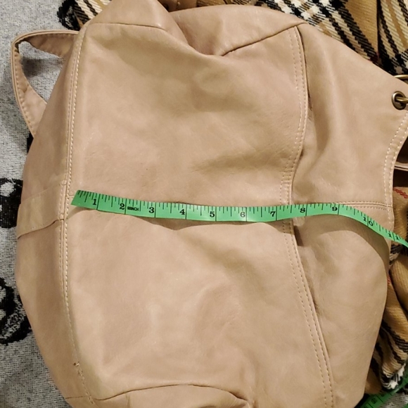 Tan Many Pockets Faux Leather Beuno Purse - Picture 9 of 9